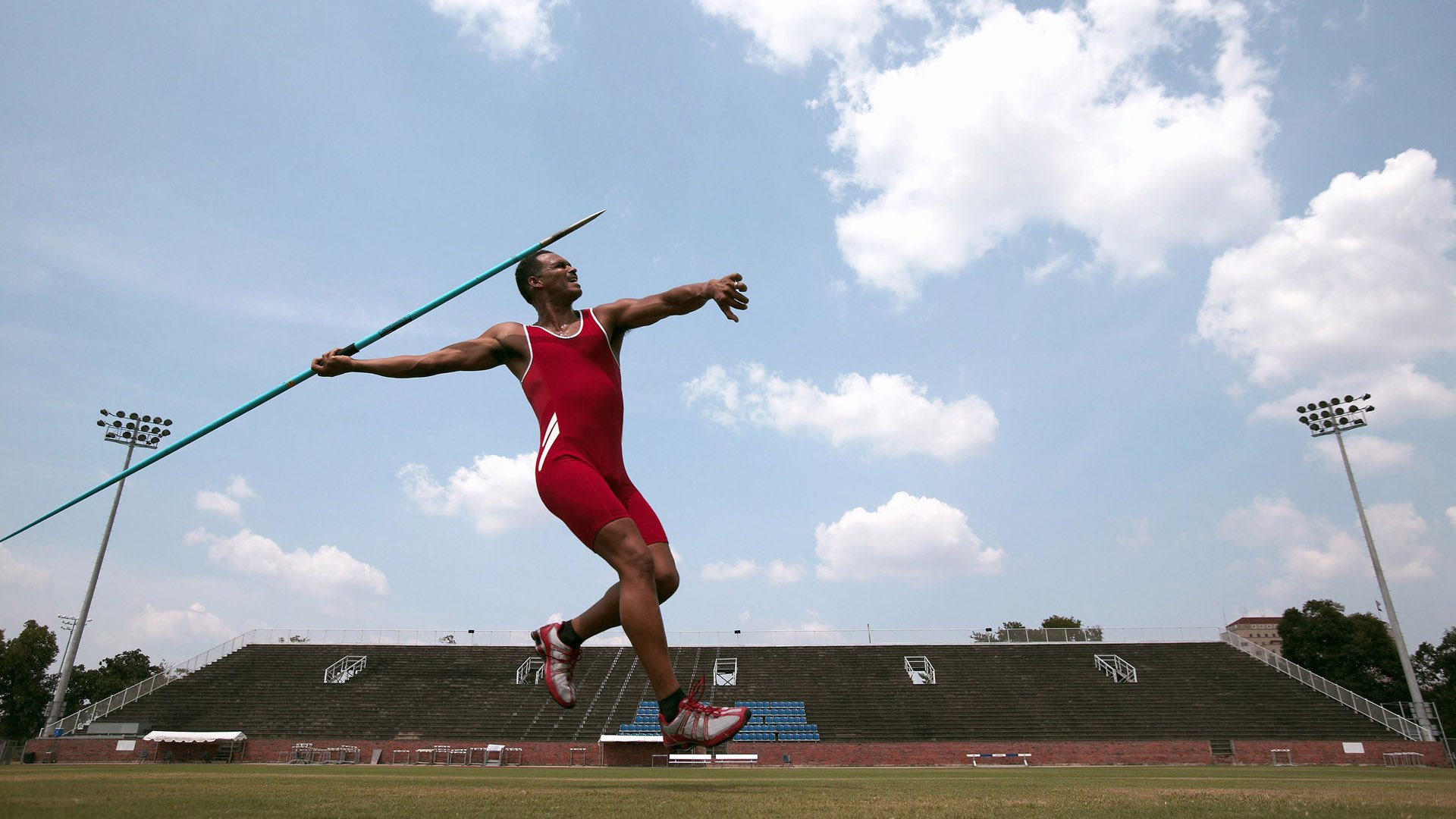 Rookie官方宣布重返赛场新规,MAD引发争议!比赛高潮迭起