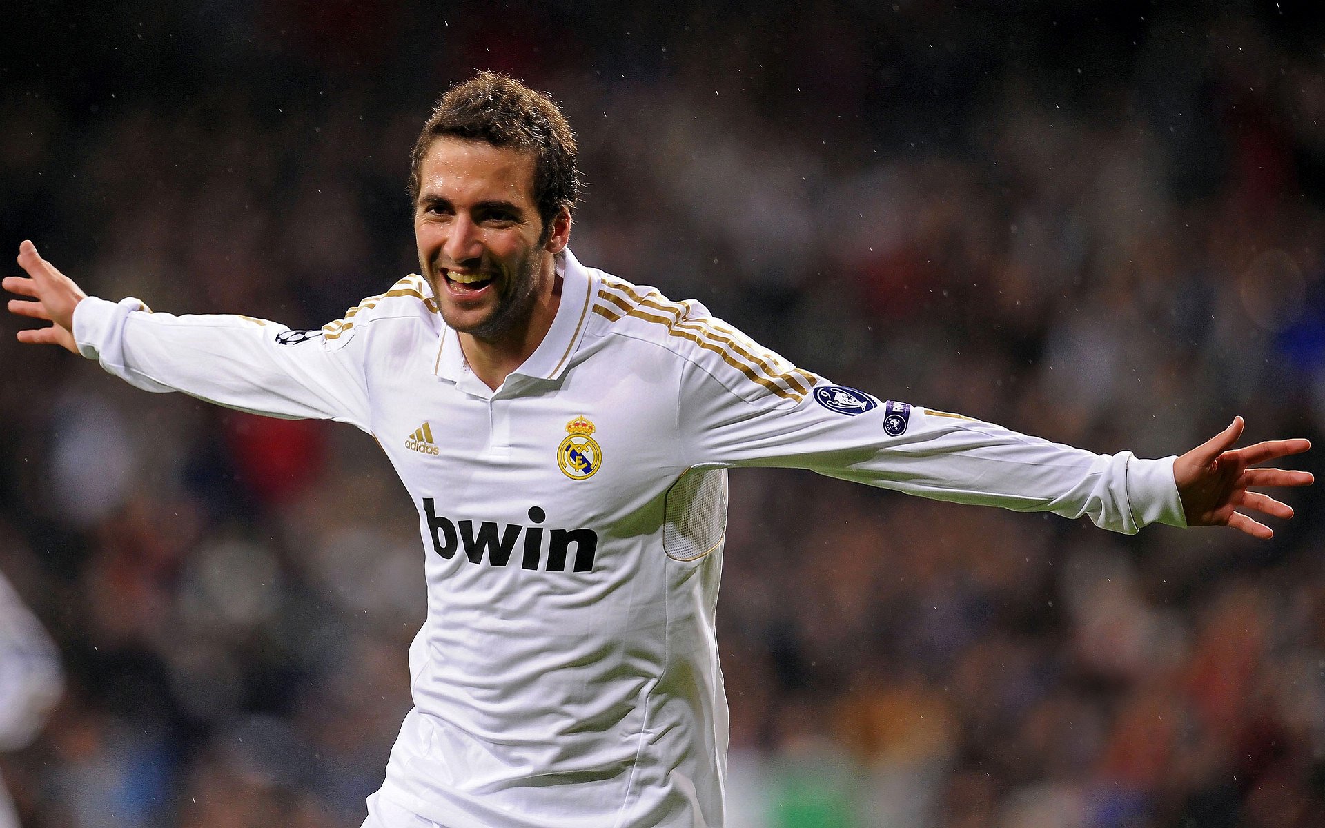 梅西连续七场比赛得分超过重返赛场,法国队不断突破!上演精彩一战